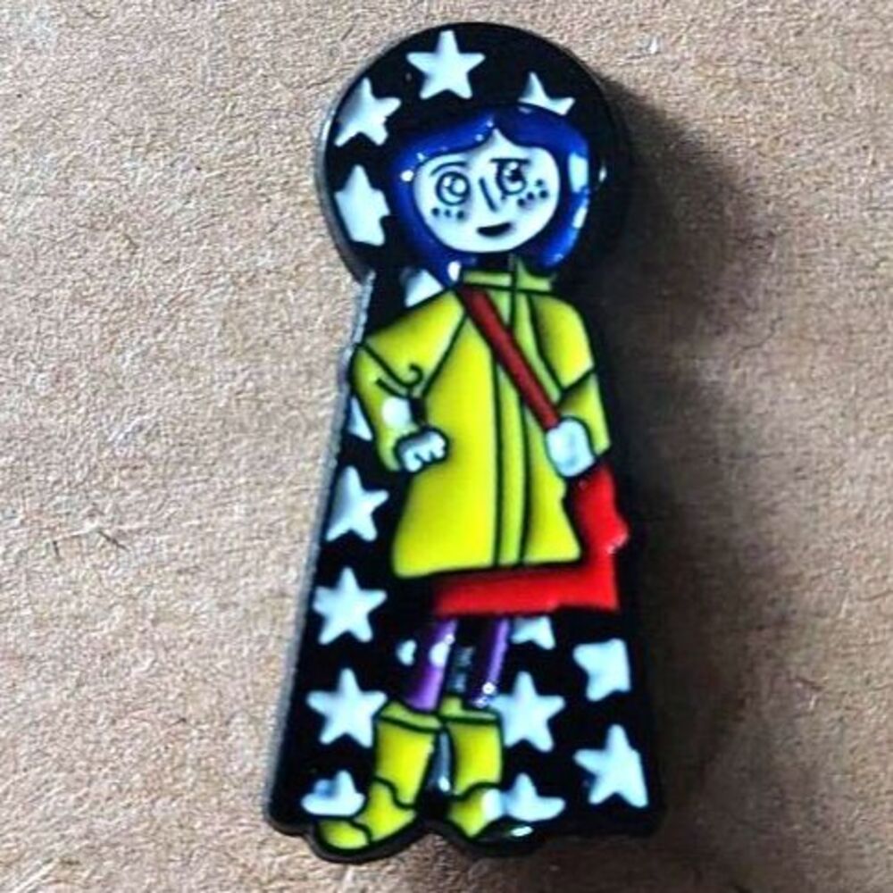 Coraline Keyhole Star Enamel Pin – Dark Fantasy Movie Collector Piece